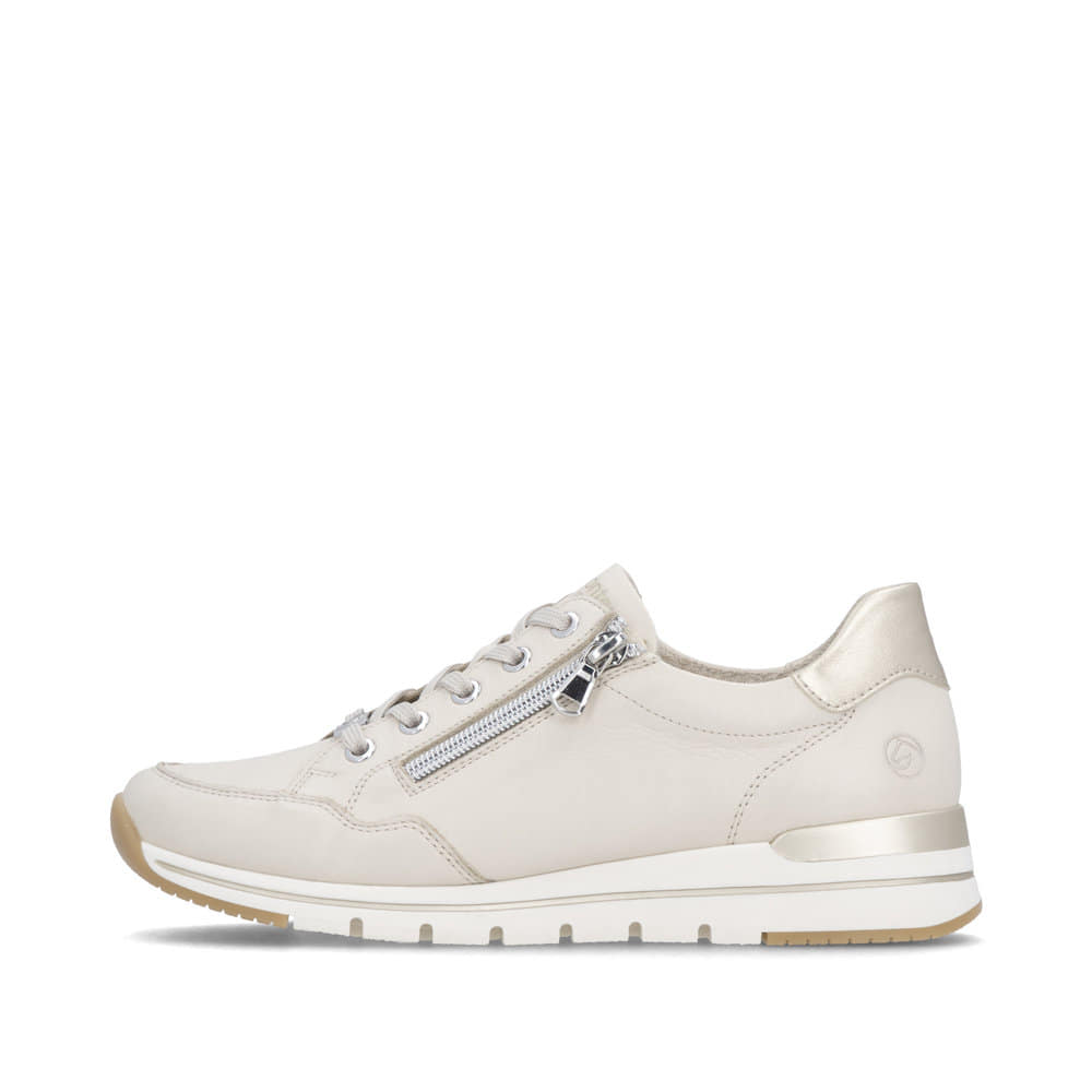 Beige remonte Damen Sneaker Low R6716-60 mit Reißverschluss sowie Komfortweite G. Schuh Außenseite.