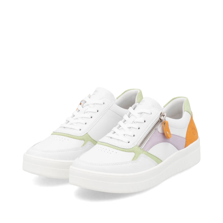 Weiße remonte Damen Sneaker Low D0J01-86 mit einem Reißverschluss. Schuhpaar seitlich schräg.