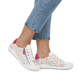 Mehrfarbige remonte Damen Schnürschuhe R1402-80 mit einem Reißverschluss. Schuh am Fuß.