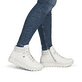 Weiße remonte Damen Kurzstiefel D2V71-80 mit wasserabweisender TEX-Membran. Schuh am Fuß.