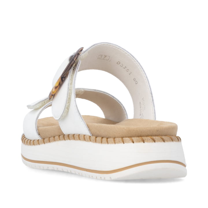 Weiße remonte Damen Pantoletten D3J51-80 mit trendiger Schnalle. Schuh von hinten.