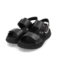 Schwarze remonte Keilsandaletten D2K50-00 mit einem Klettverschluss. Schuhpaar seitlich schräg.