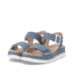 Blaue remonte Riemchensandalen D3P53-14 mit trendiger Schnalle. Schuhpaar seitlich schräg.