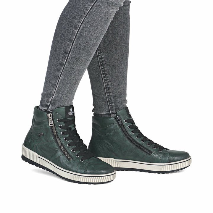 Grüne remonte Damen Schnürstiefel D0772-54 mit wasserabweisender TEX-Membran. Schuh am Fuß.