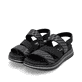 Schwarze remonte Riemchensandalen D1J59-03 mit einem Gummizug. Schuhpaar seitlich schräg.