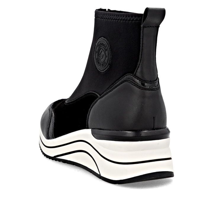 Vegane, schwarze remonte Damen Kurzstiefel D0T78-02 mit einem Reißverschluss. Schuh von hinten.