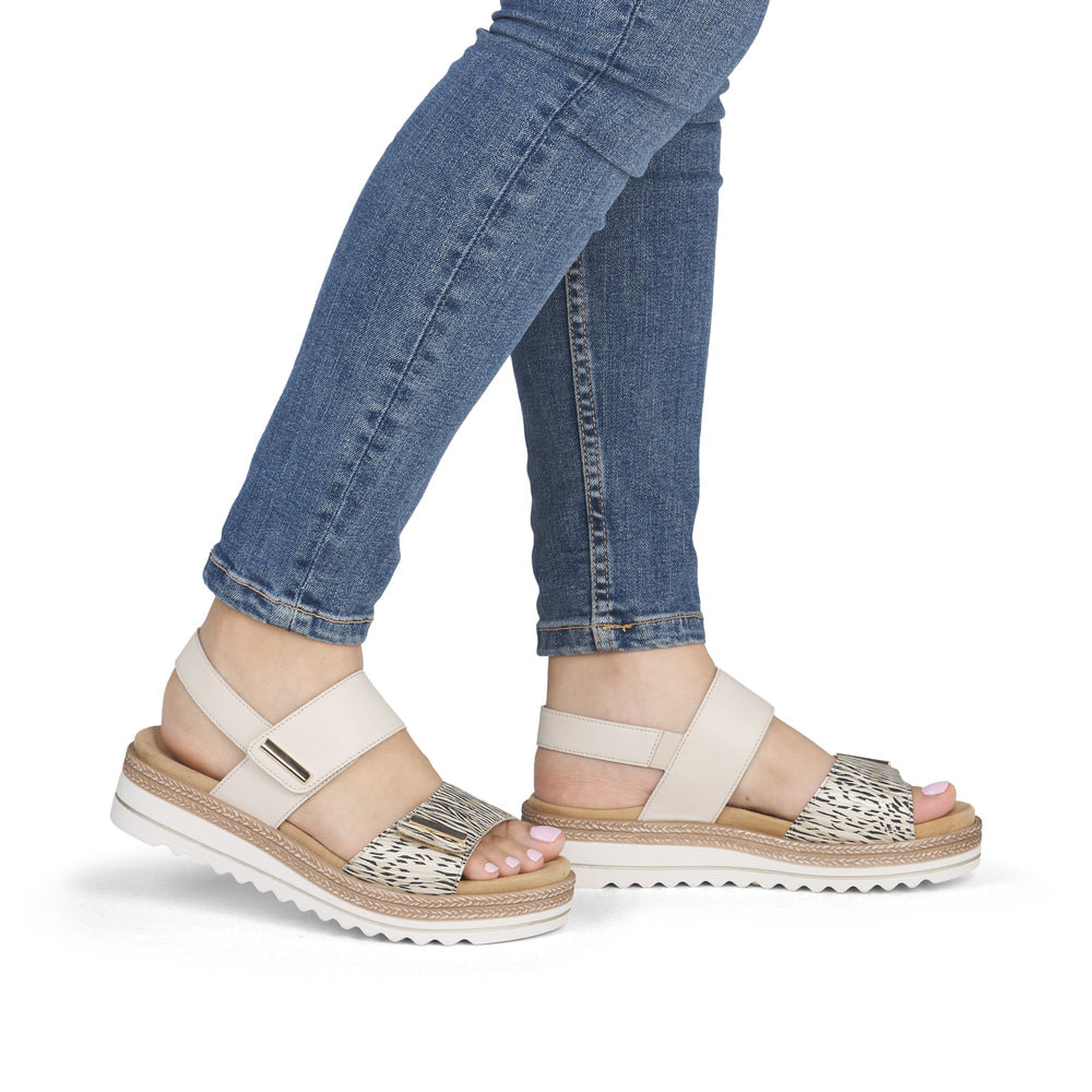 Sandales compensées remonte beiges femme D0Q59-60 avec fermeture velcro. Chaussure au pied.