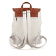 remonte Damen Rucksack Q0525-00 in Glanzschwarz aus Kunstleder mit Reißverschluss. Rucksack getragen.