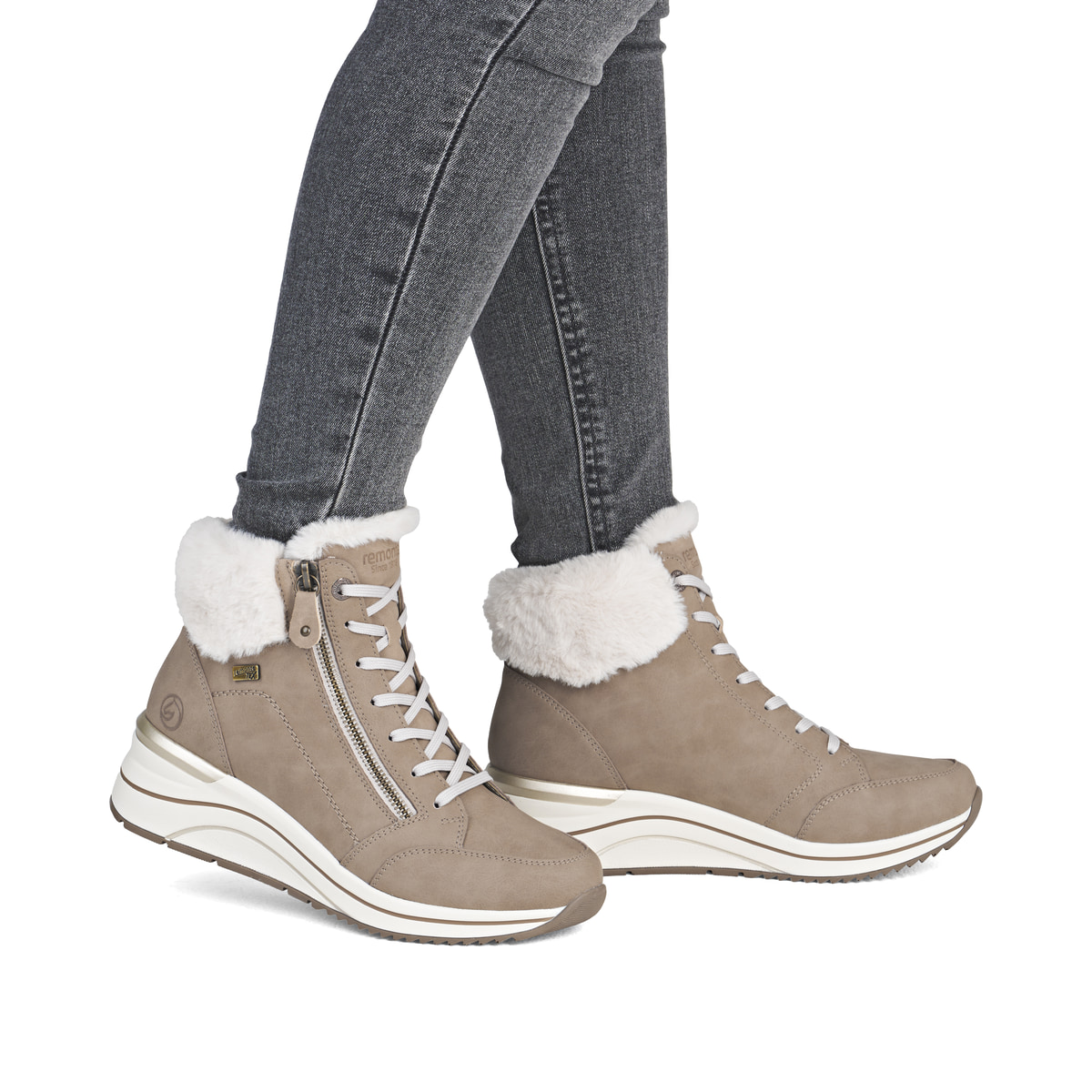 Braune remonte Damen Schnürstiefel D0T77-20 mit wasserabweisender TEX-Membran. Schuh am Fuß.