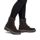 Dunkelbraune remonte Damen Schnürstiefel D4B70-25. Schuh am Fuß.