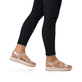 
Rosane remonte Damen Riemchensandalen R2954-31 mit einer dämpfenden und leichten Sohle. Schuh am Fuß