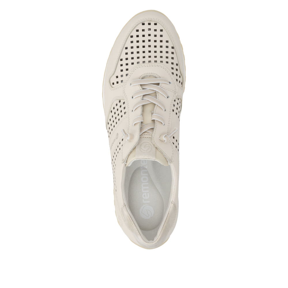 Beige remonte Damen Sneaker D3H04-60 mit eleganten Zierlochungen sowie Schnürung. Schuh von oben.