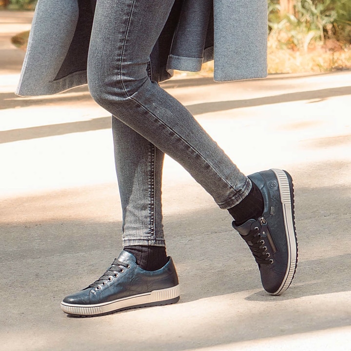 blaue remonte Schnürschuhe D0700-15 getragen