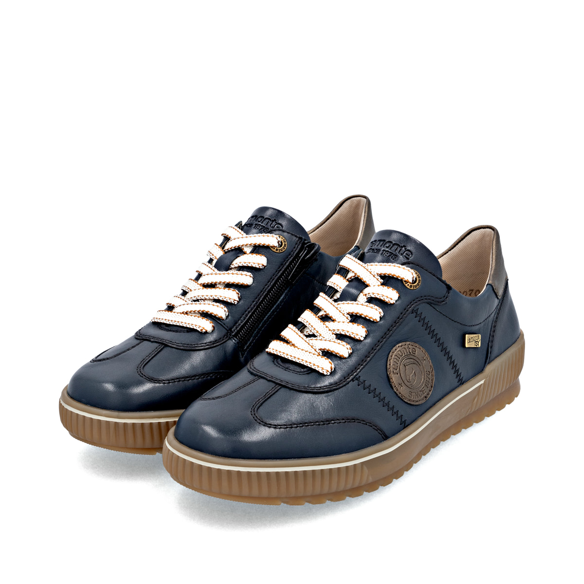 Blaue remonte Damen Sneaker D0702-14 mit wasserabweisender remonteTEX-Membran. Schuhpaar seitlich schräg.