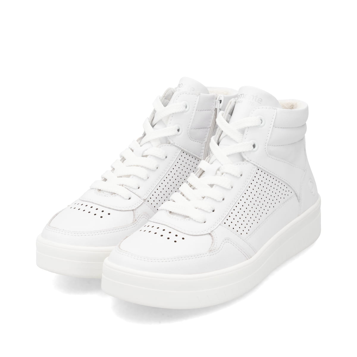 Weiße remonte Damen Sneaker High D0J70-84 mit einem Reißverschluss. Schuhpaar seitlich schräg.