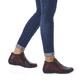 Bottines remonte rouges pour femmes R7674-36 avec fermeture éclair. Chaussure au pied.