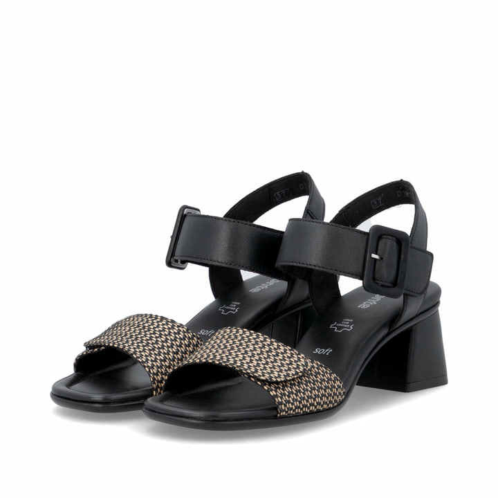 Schwarze remonte Riemchensandaletten D1K51-04 mit einem Klettverschluss. Schuhpaar seitlich schräg.
