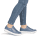 Blaue remonte Damen Schnürschuhe D0700-16 mit wasserabweisender TEX-Membran. Schuh am Fuß.