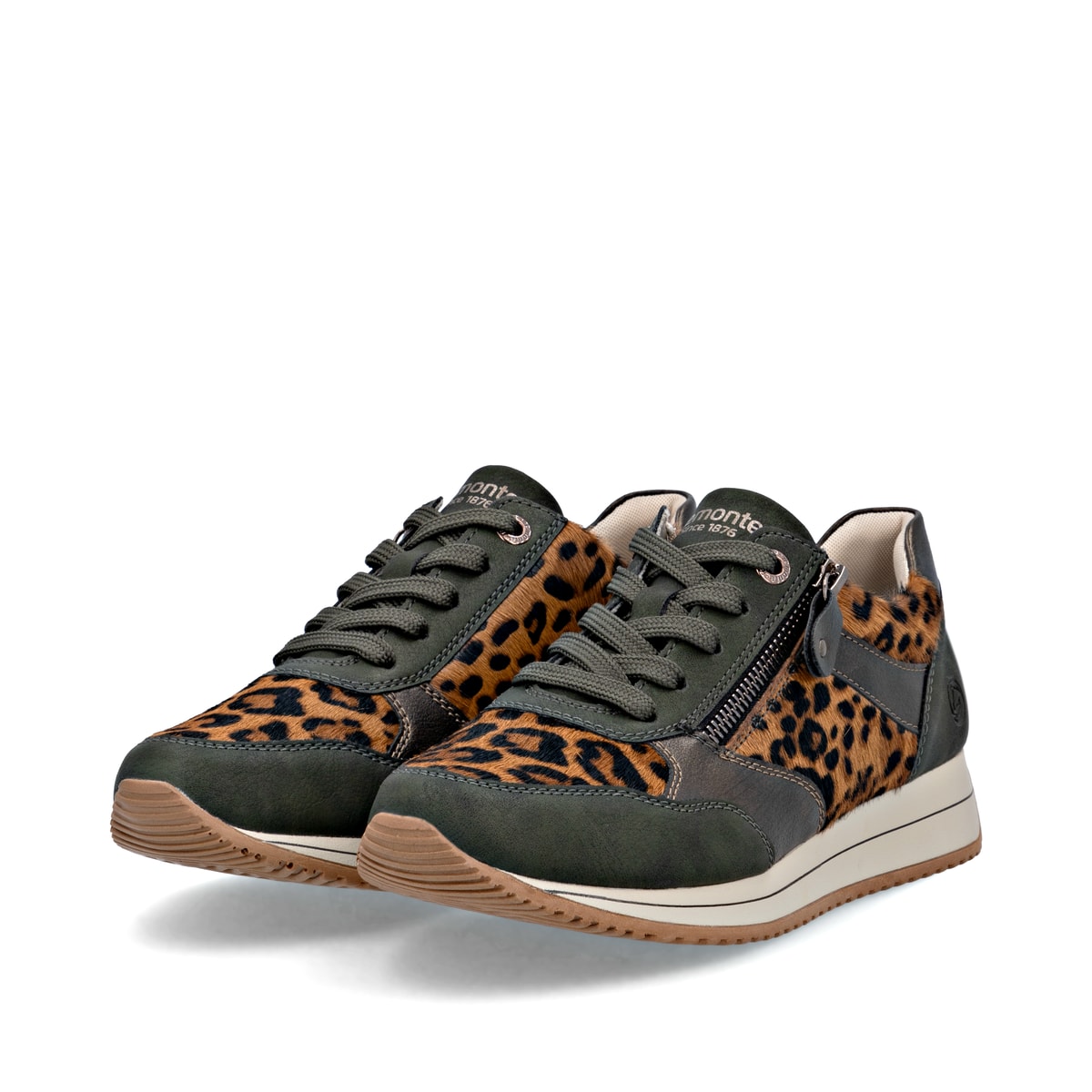 Braunschwarze remonte Damen Sneaker D0H16-90 mit Leo-Print sowie Reißverschluss. Schuhpaar seitlich schräg.