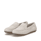 Beige remonte Damen Loafer D3K00-60 mit einer herausnehmbaren Einlegesohle. Schuhpaar seitlich schräg.