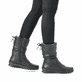 
Tiefschwarze remonte Damen Kurzstiefel R8471-01 mit einer flexiblen Profilsohle. Schuh am Fuß