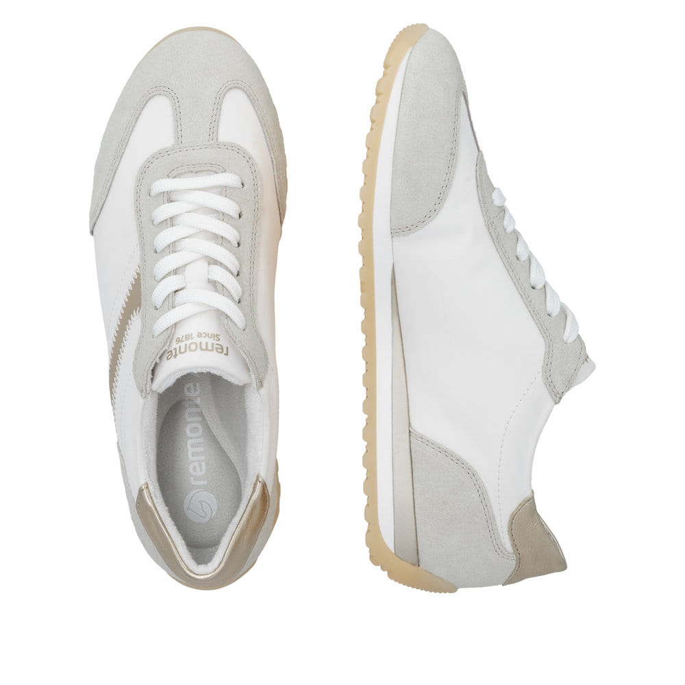 Weiße remonte Damen Sneaker D3H03-80 mit einer Schnürung sowie der Extraweite H. Schuh von oben, liegend.