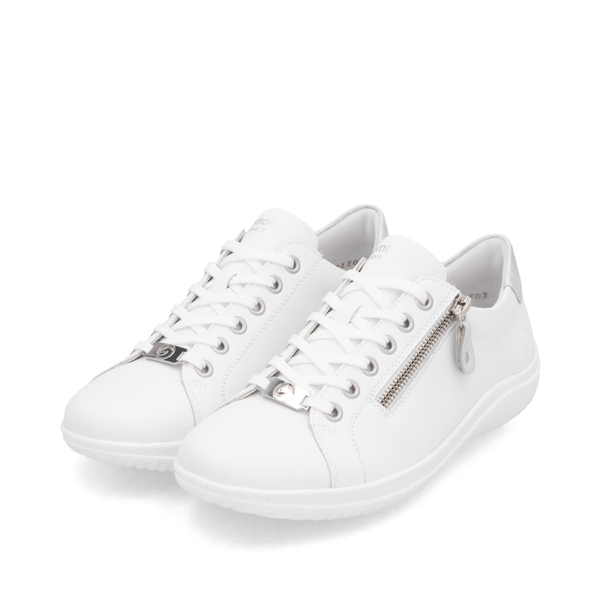 Weiße remonte Damen Schnürschuhe D1E03-80 mit einem Reißverschluss. Schuhpaar seitlich schräg.