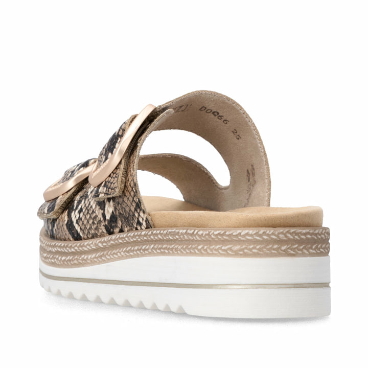 Braune vegane remonte Damen Pantoletten D0Q66-25 mit angesagtem Animal-Print. Schuh von hinten.
