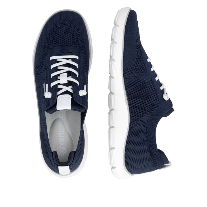 Mocassins remonte bleus pour femme D3G02-14 avec bande élastique. Chaussure vue de dessus, couchée.