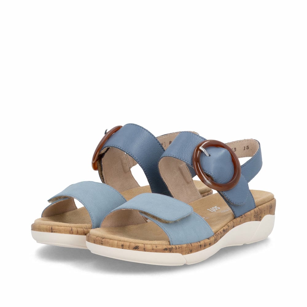 Sandales à lanières remonte bleues femme R6853-15 avec boucle tendance. Chaussures inclinées sur le côté.