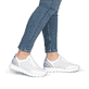 Blaue vegane remonte Damen Sneaker D2G09-10 mit Schnürung sowie Komfortweite G. Schuh am Fuß.