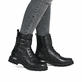 Schwarze remonte Damen Schnürstiefel D8657-00 mit einem Reißverschluss. Schuh am Fuß.