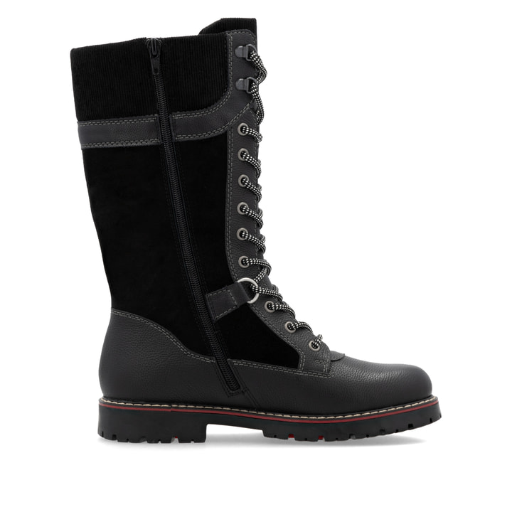 Tiefschwarze remonte Damen Schnürstiefel D9380-02 mit Flip-Grip Sohle. Schuh von hinten.