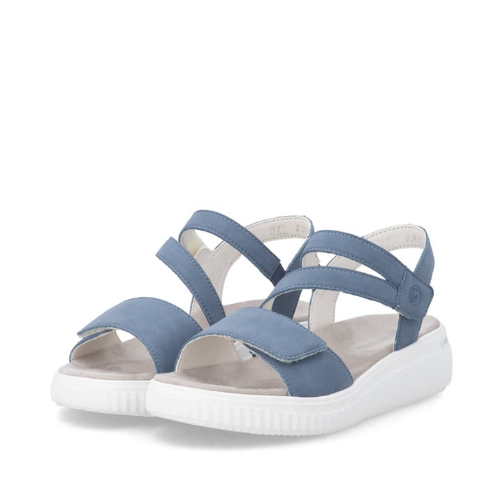 Blaue remonte Riemchensandalen D3L51-14 mit Klettverschluss sowie Extraweite H. Schuhpaar seitlich schräg.