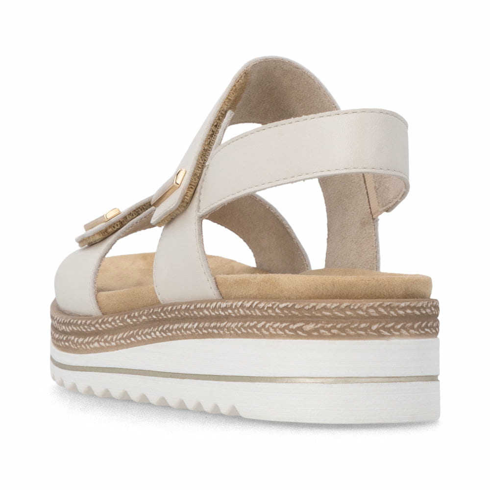 Beige remonte Keilsandaletten D0Q59-61 mit einem Klettverschluss. Schuh von hinten.
