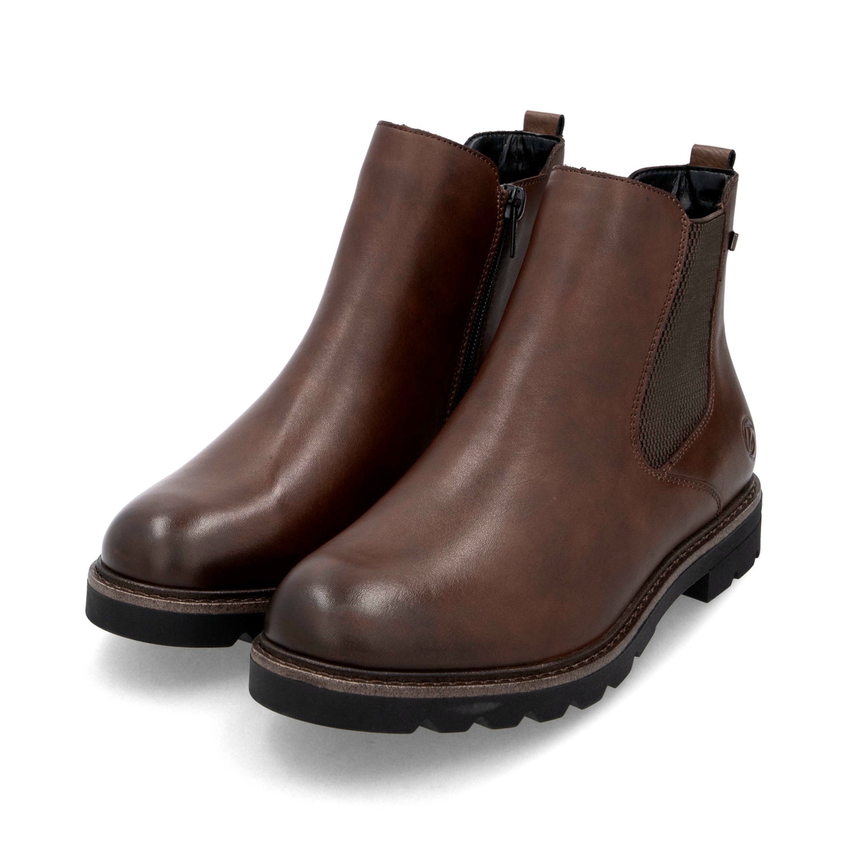 Braune remonte Chelsea Boots D2Q70-22 mit wasserabweisender TEX-Membran. Schuhpaar seitlich schräg.