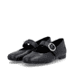 Schwarze remonte Ballerinas D0K14-00 mit einem Klettverschluss. Schuhpaar seitlich schräg.
