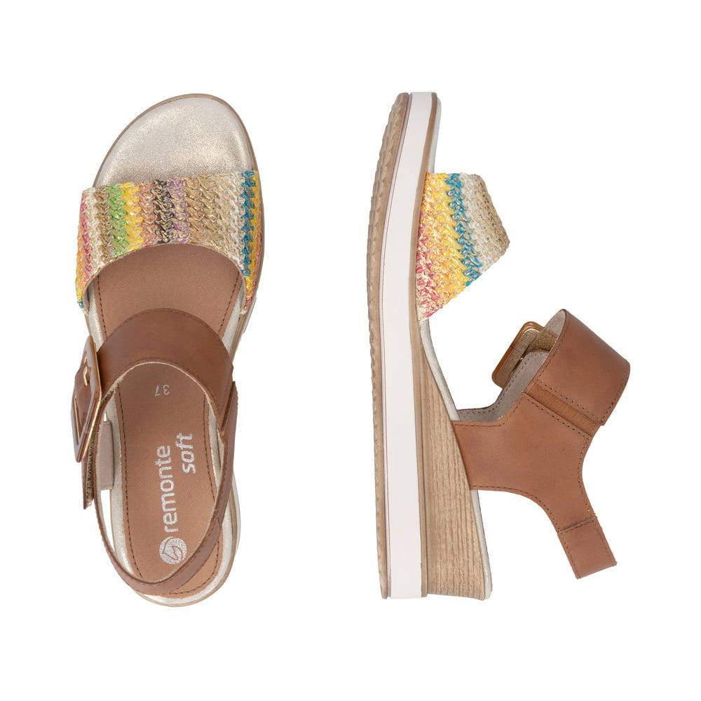 Braune remonte Keilsandaletten D6453-22 mit trendiger Schnalle. Schuh von oben, liegend.