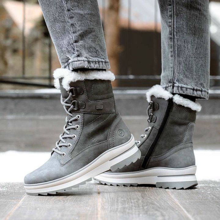 graue remonte Schnürstiefel D2B73-45 getragen