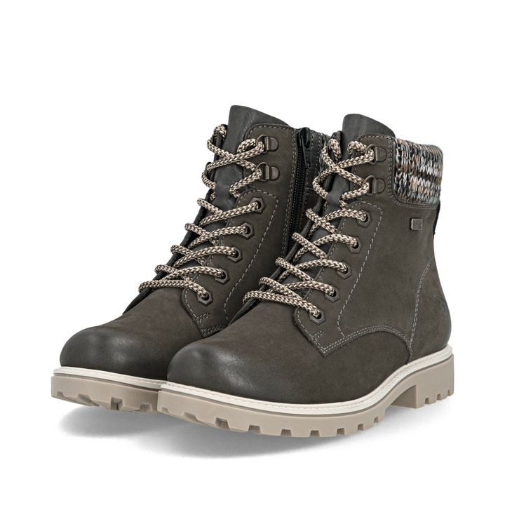 Graue remonte Damen Schnürstiefel D8487-45 mit wasserabweisender TEX-Membran. Schuhpaar seitlich schräg.
