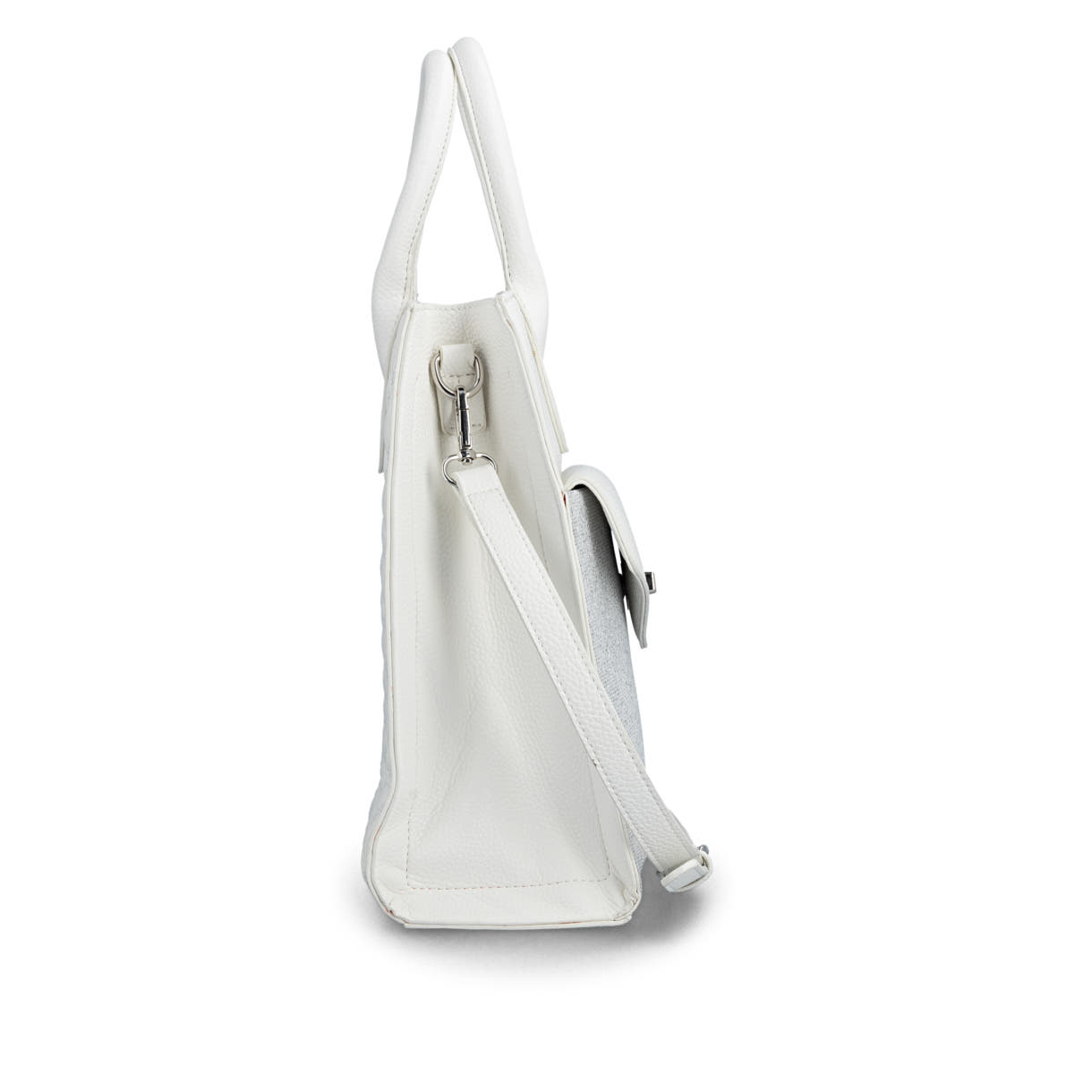 Sac à main remonte Q0765-80 blanc avec paillettes étincelantes et bretelle détachable ajustable. Côté droit.