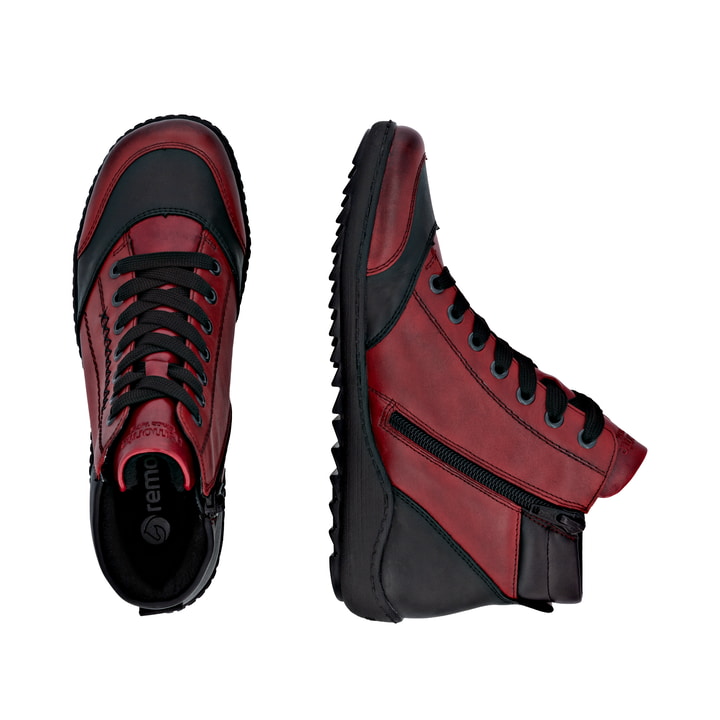 Rote remonte Damen Kurzstiefel R1456-35 mit wasserabweisender remonteTEX-Membran. Schuh von oben, liegend.