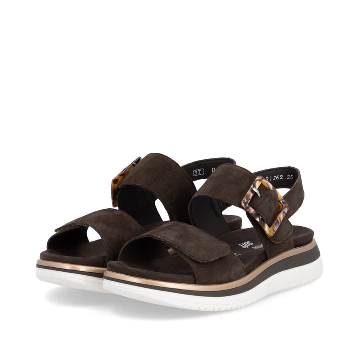 Dunkelbraune remonte Riemchensandalen D1J62-25 mit trendiger Schnalle. Schuhpaar seitlich schräg.