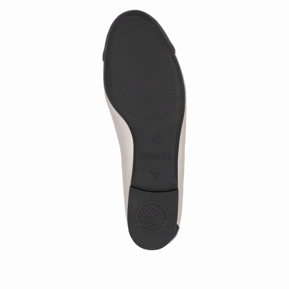 Ballerines remonte métalliques femme D0K12-90 avec finition métallisée. Semelle extérieure de la chaussure.