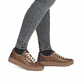 Braune remonte Damen Sneaker D2T00-24 mit wasserabweisender remonteTEX-Membran. Schuh am Fuß.