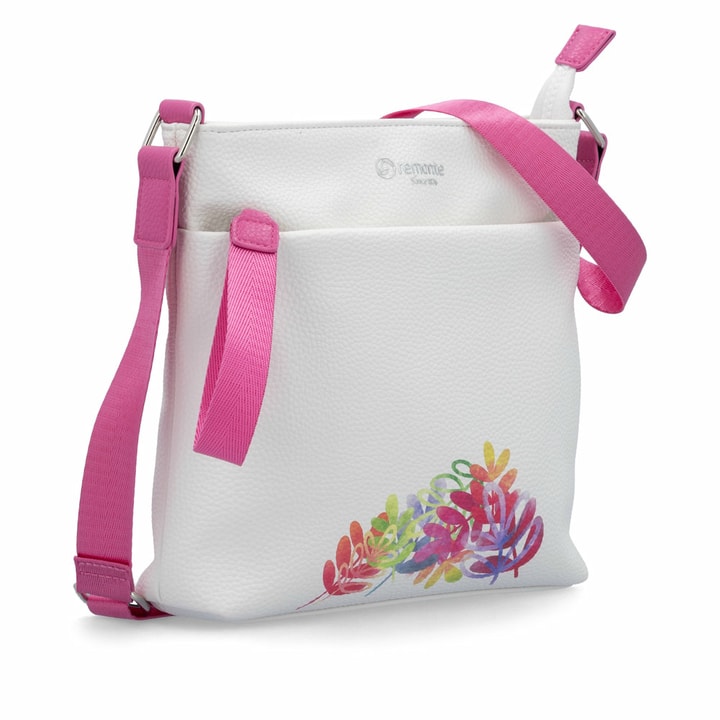 remonte Damen Handtasche Q0627-00 in Glanzschwarz aus Kunstleder mit Überschlag und Reißverschluss. Handtasche getragen.