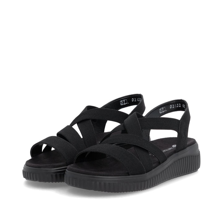 Schwarze remonte Riemchensandalen D3L52-00 mit einem Gummizug sowie Extraweite H. Schuhpaar seitlich schräg.