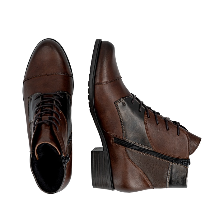 Braune remonte Damen Stiefeletten D6882-23 mit einem Reißverschluss. Schuh von oben, liegend.