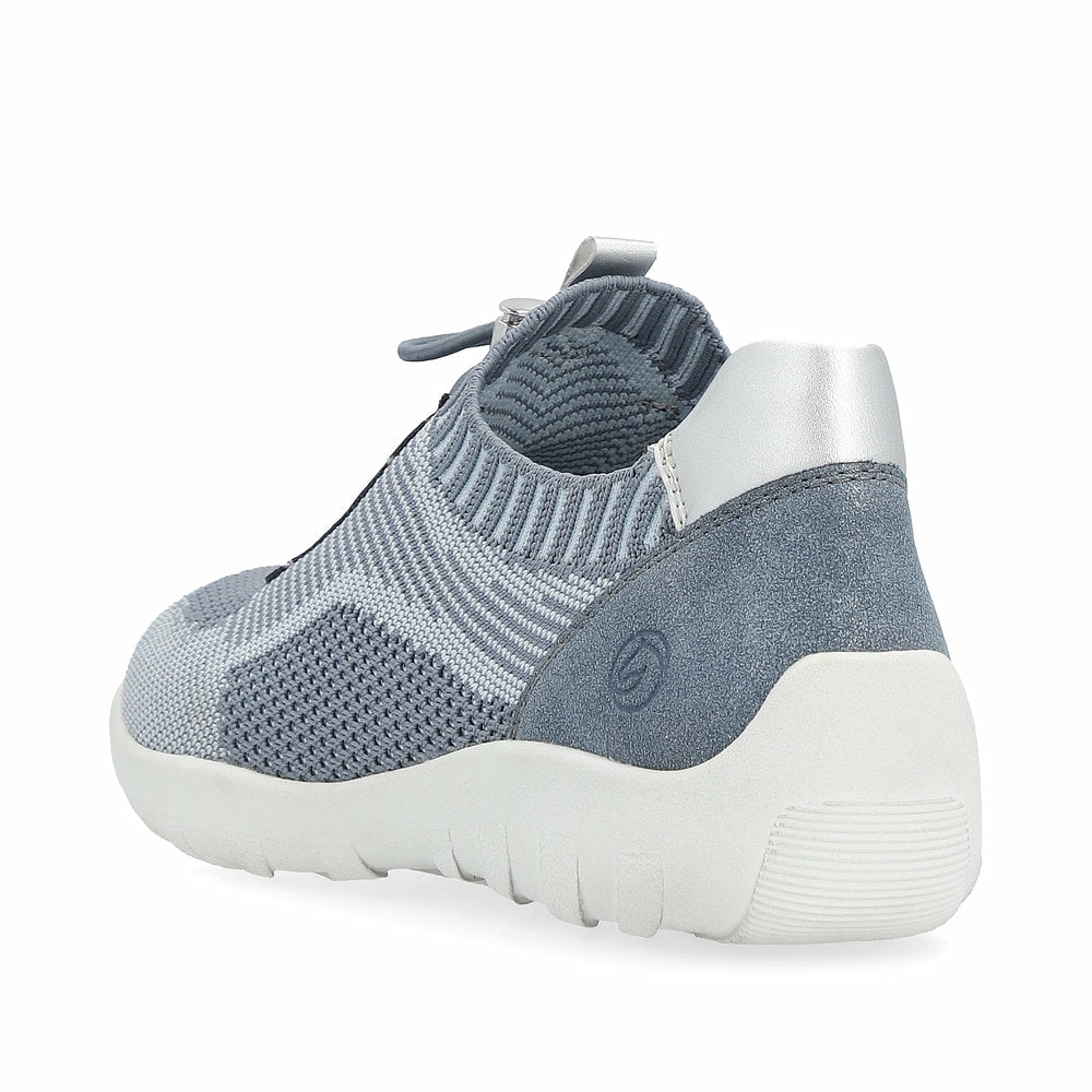 Blaue remonte Damen Slipper R3518-15 mit einem Gummizug sowie der Komfortweite G. Schuh von hinten.