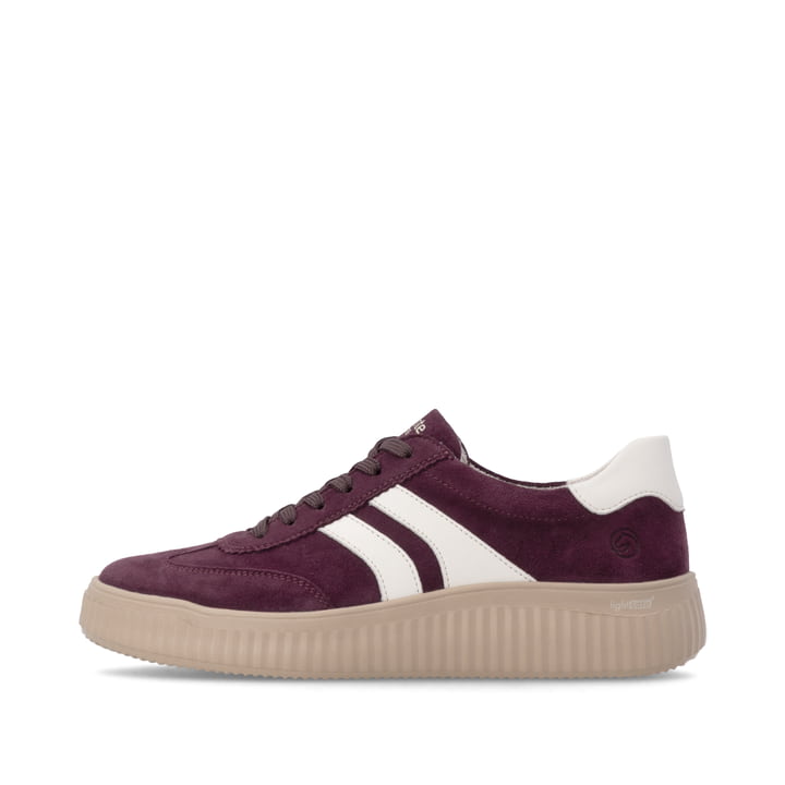 Baskets basses remonte rouges femmes D3E00-30 avec la semelle lightsole+. Côté extérieur de la chaussure.